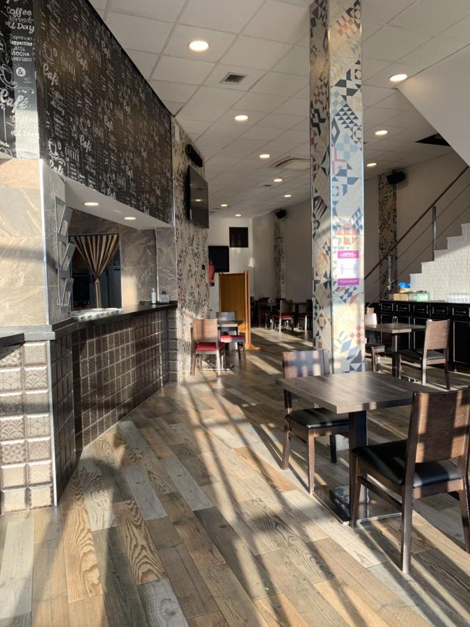 Hotel Riojano 乌马内斯-德马德里 外观 照片