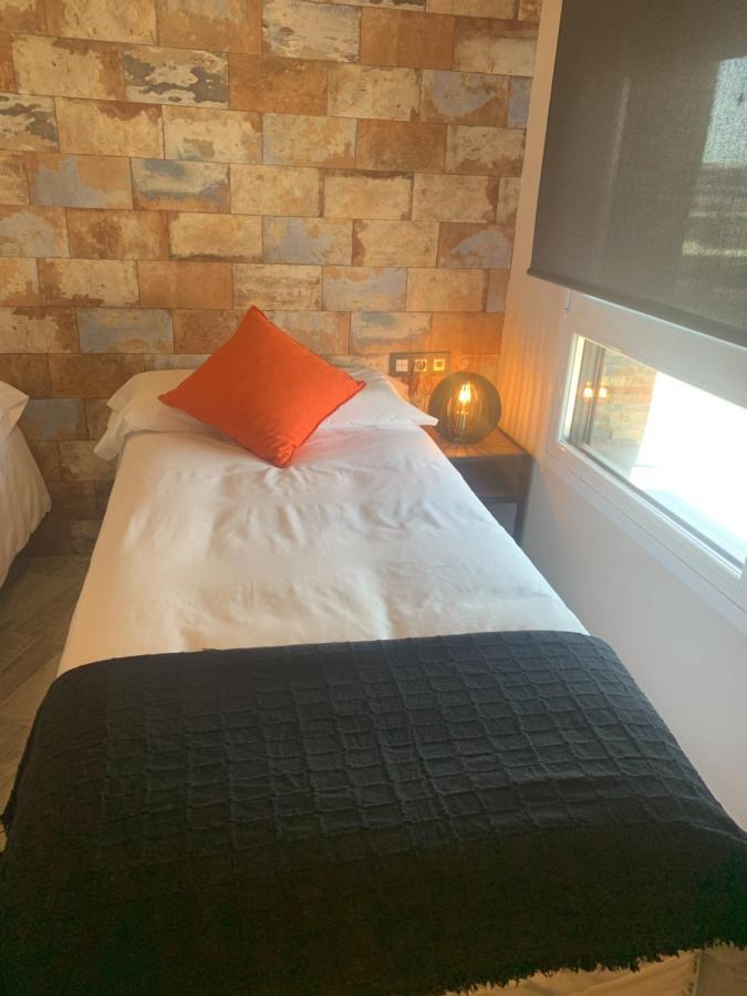 Hotel Riojano 乌马内斯-德马德里 外观 照片